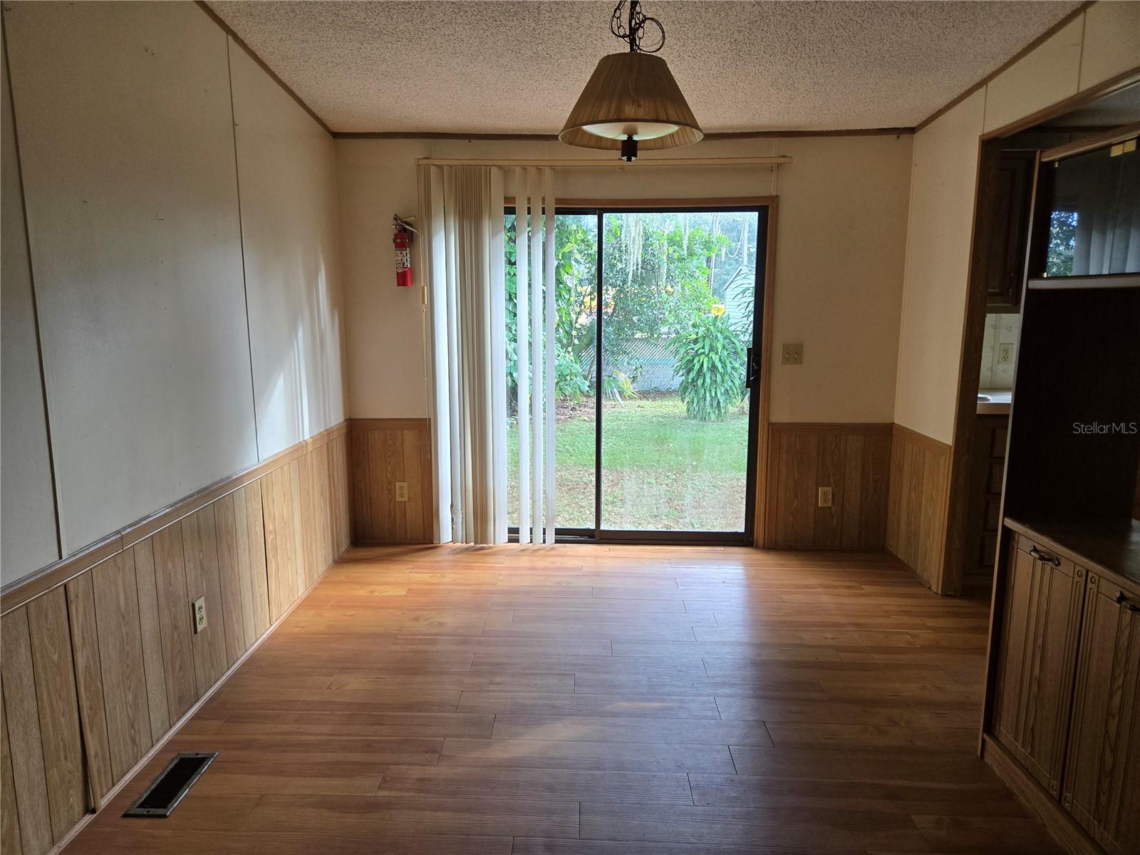 Image 5 of 18 For 733 1st Street