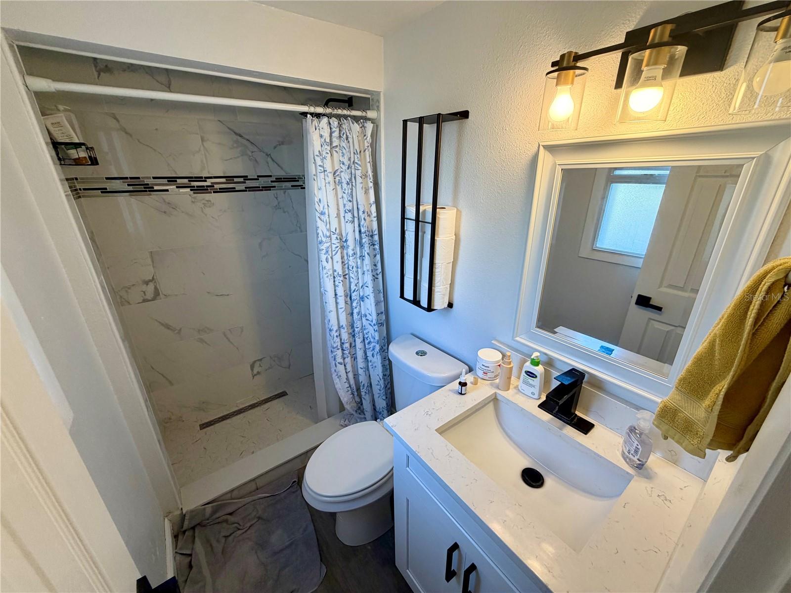 Image 11 of 36 For 1404 Crescent Place