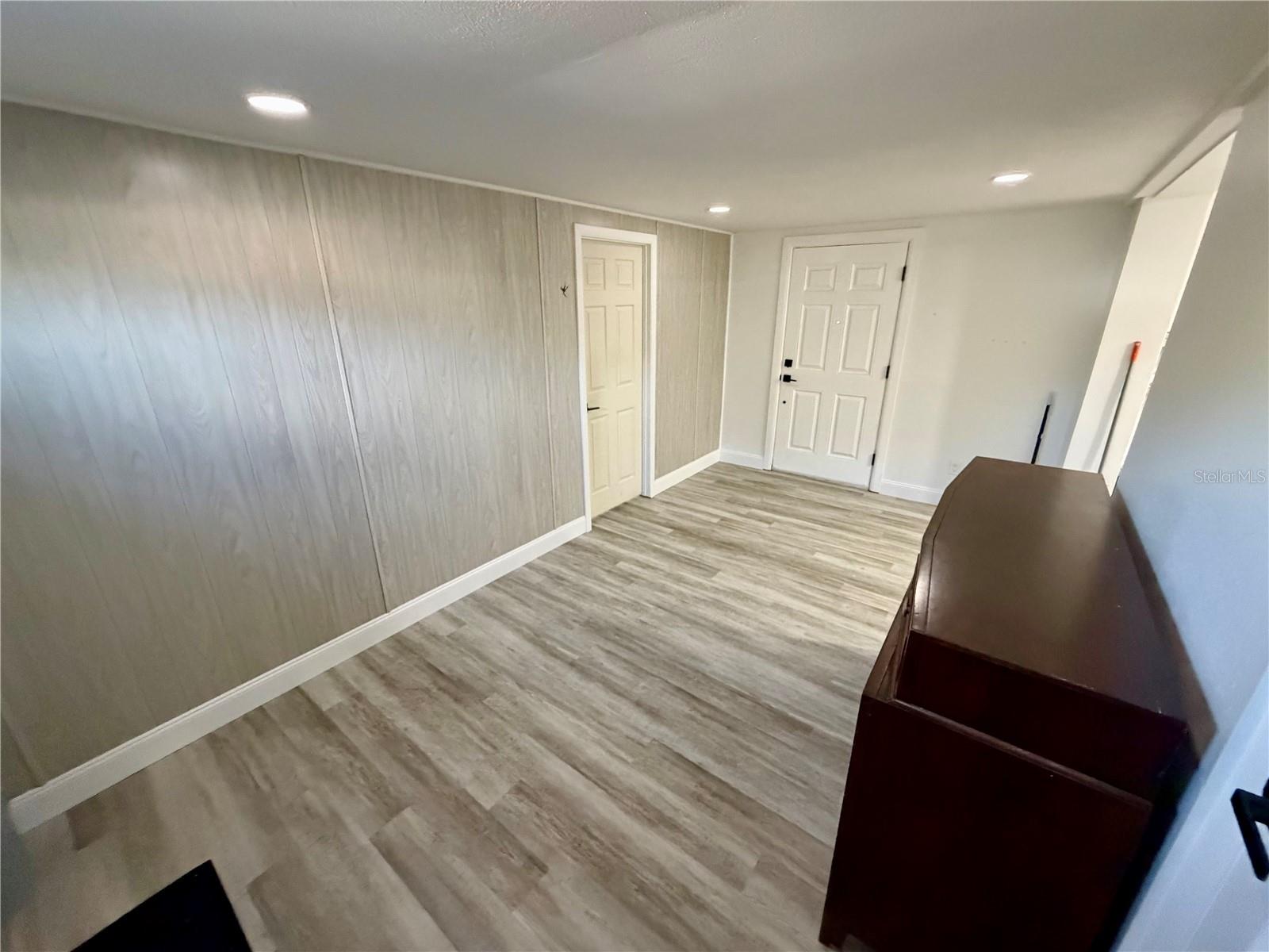 Image 32 of 36 For 1404 Crescent Place