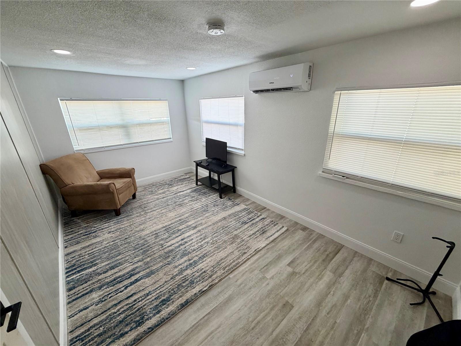 Image 33 of 36 For 1404 Crescent Place