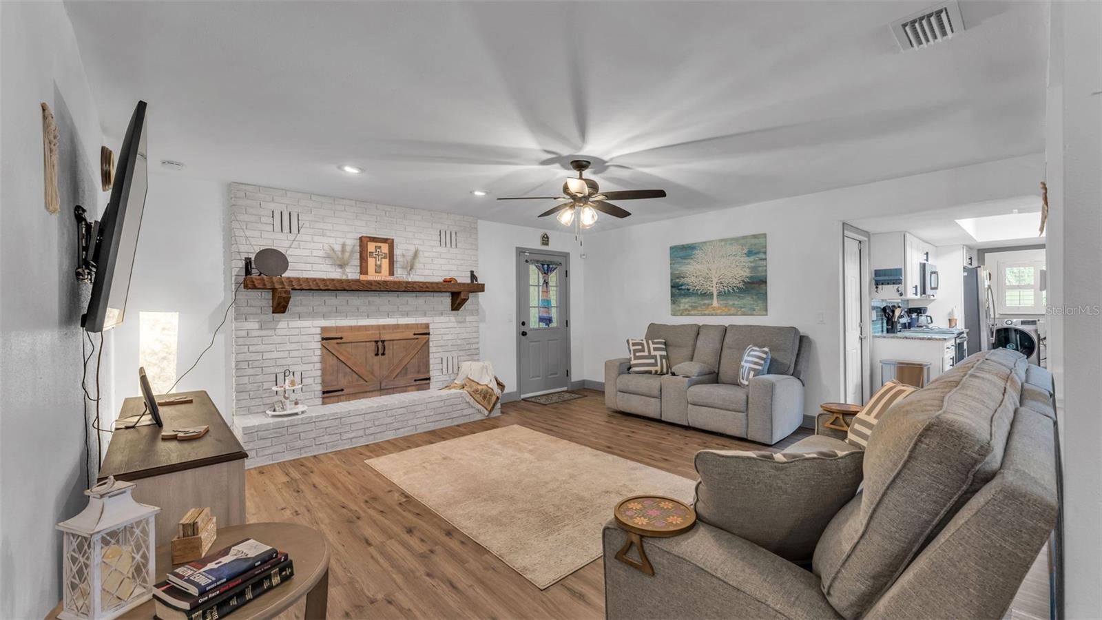 Listing photo id 0 for 1005 Swilley Road