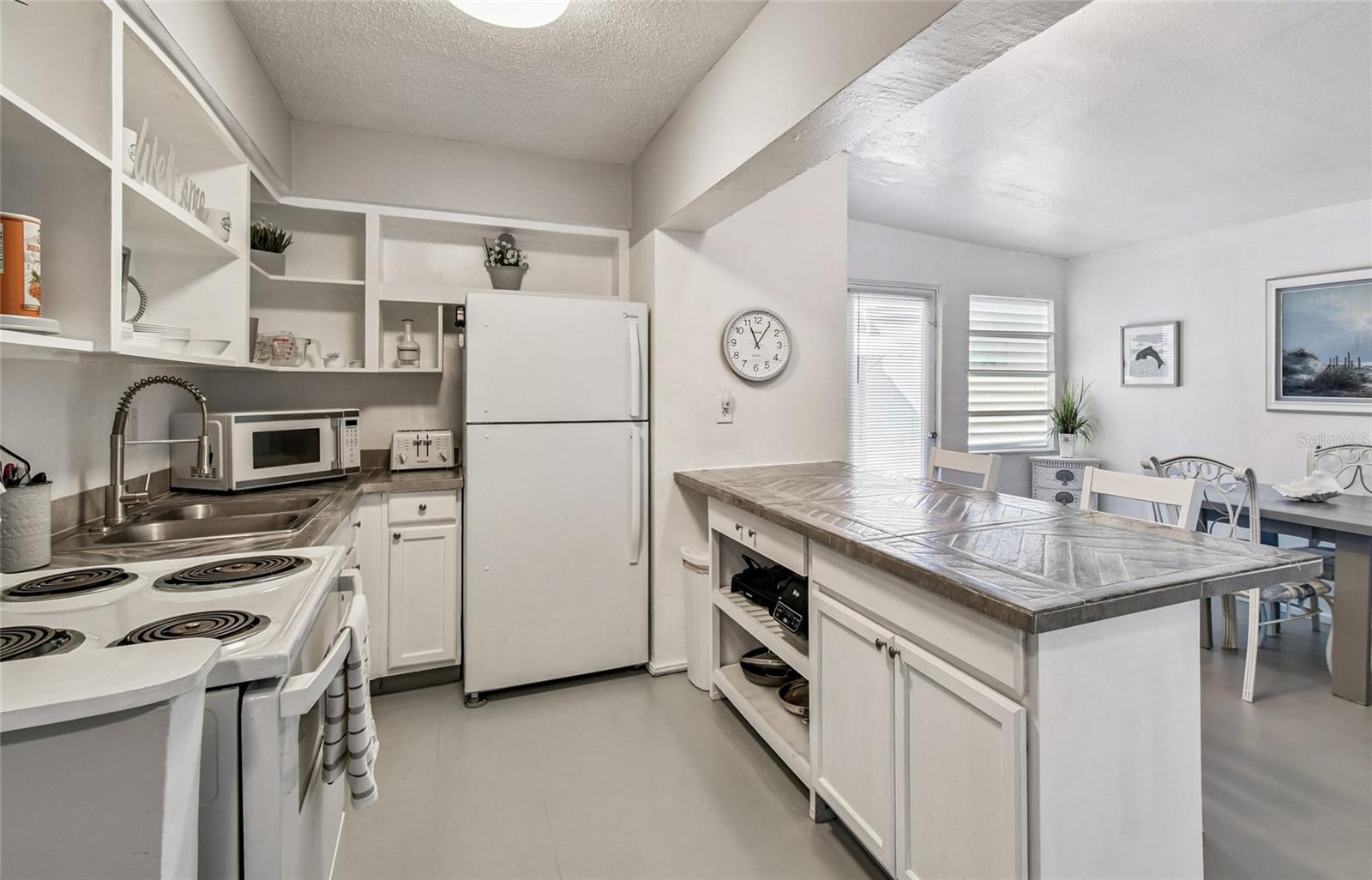 Image 13 of 49 For 250 Rosery Road Nw 300