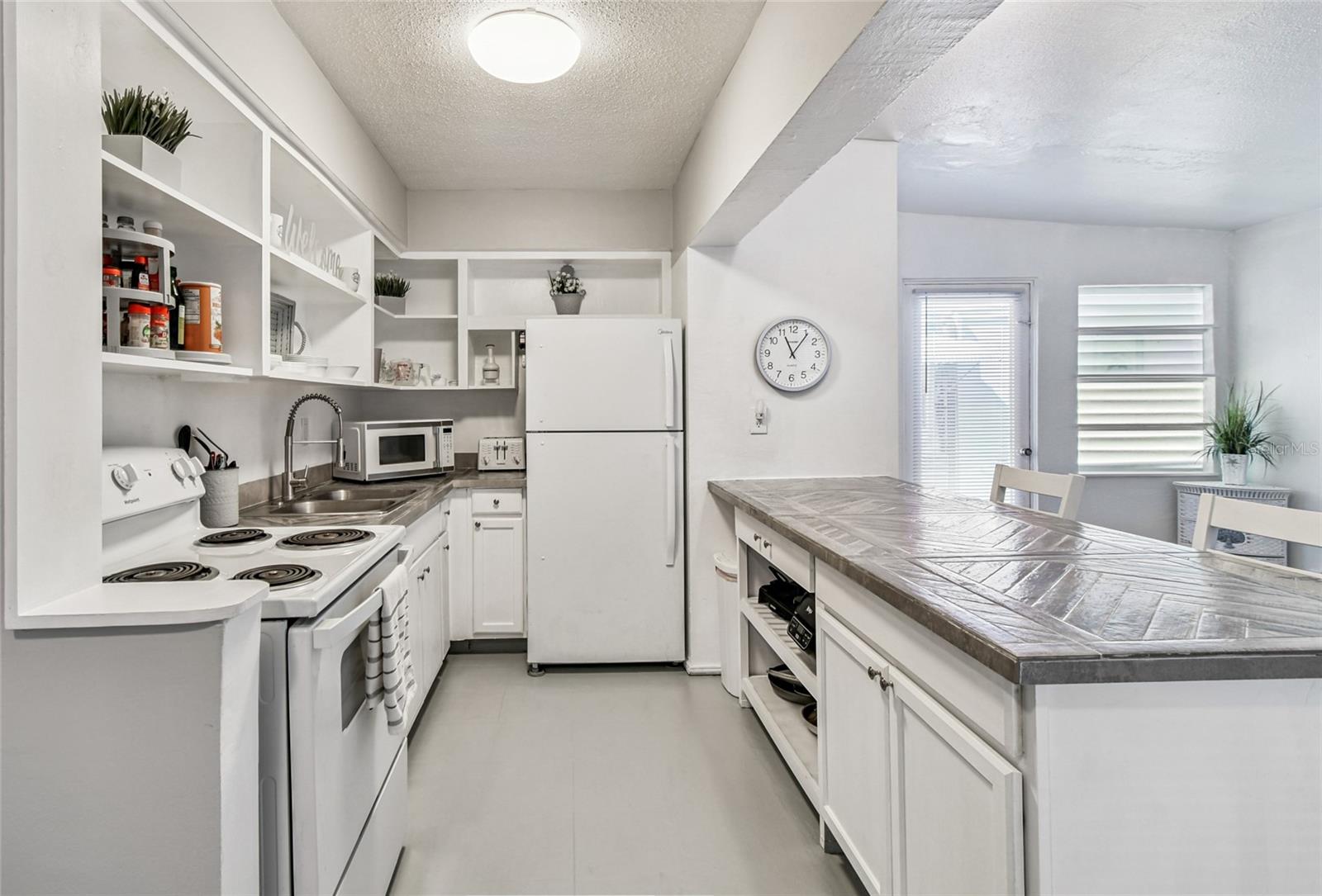 Image 15 of 49 For 250 Rosery Road Nw 300