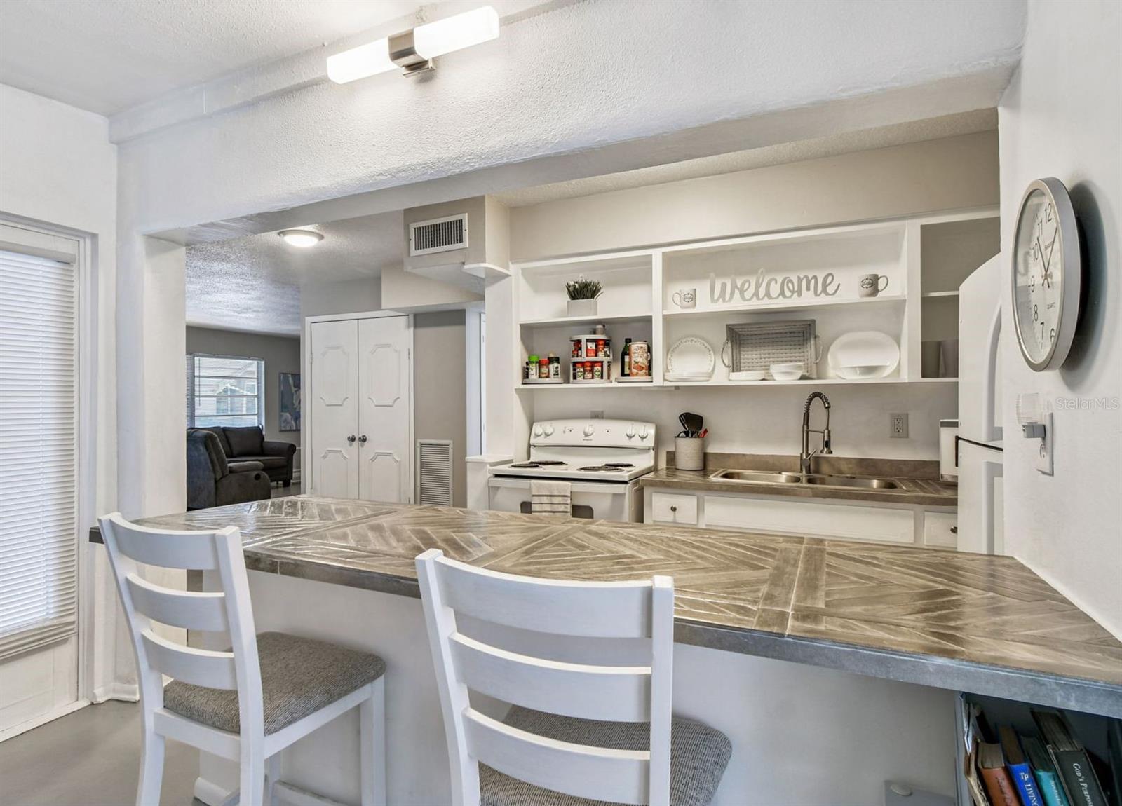 Image 19 of 49 For 250 Rosery Road Nw 300