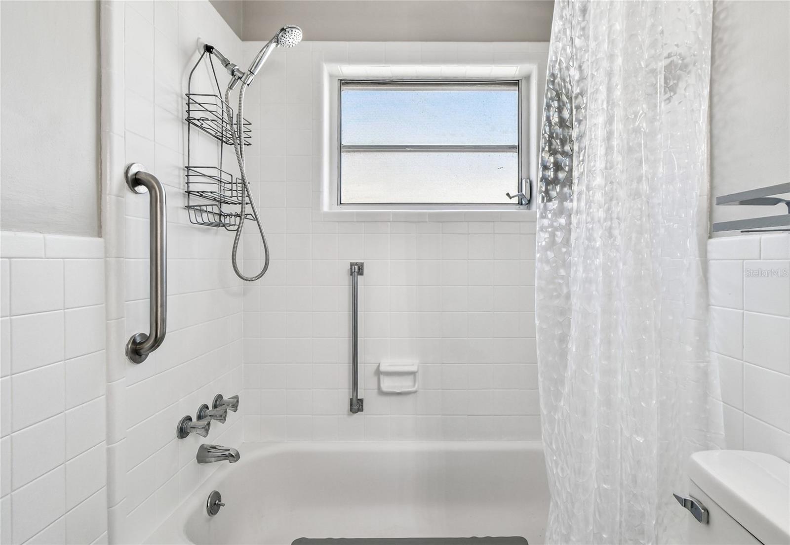 Image 26 of 49 For 250 Rosery Road Nw 300