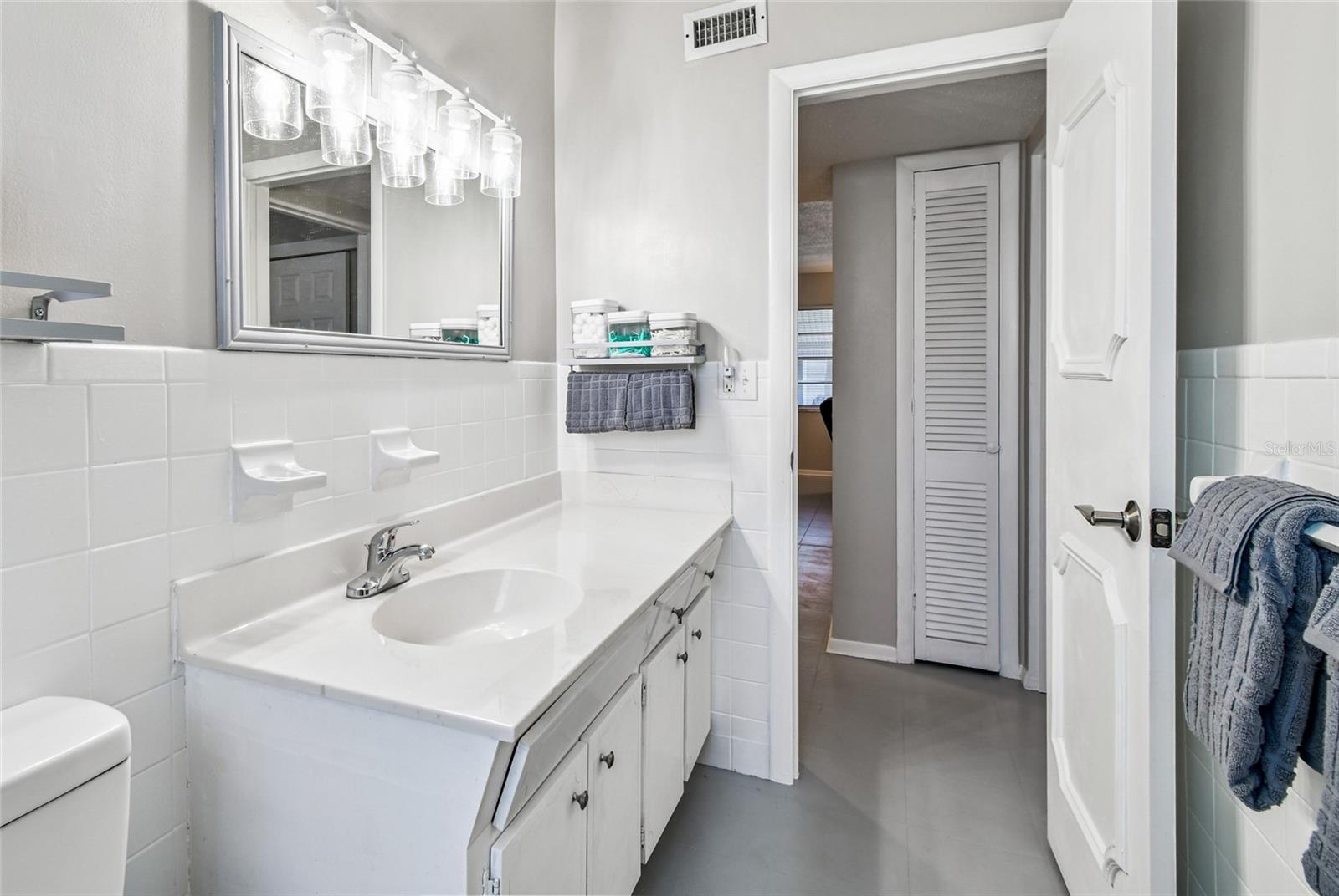 Image 27 of 49 For 250 Rosery Road Nw 300