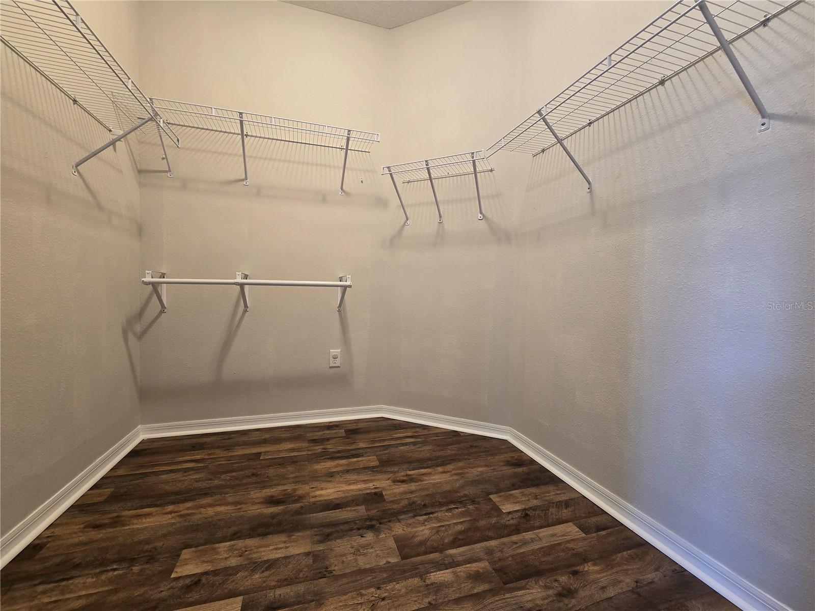 Image 15 of 21 For 856 Krenson Woods Lane