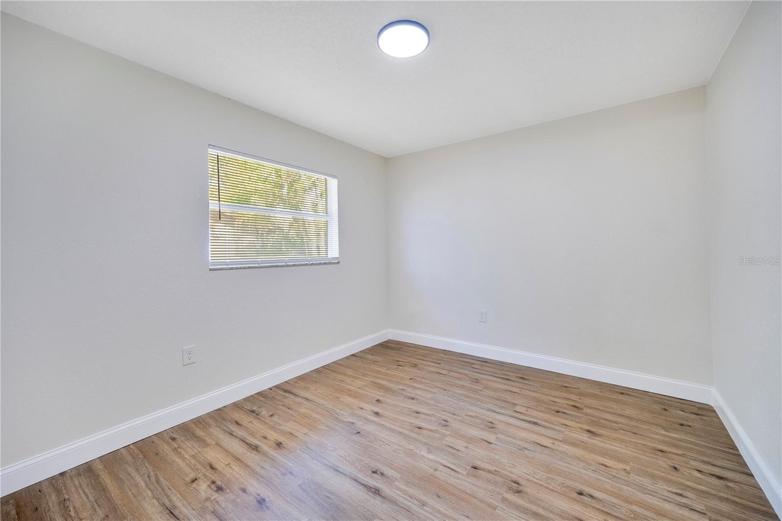 Image 27 of 31 For 5117 Bird Lane