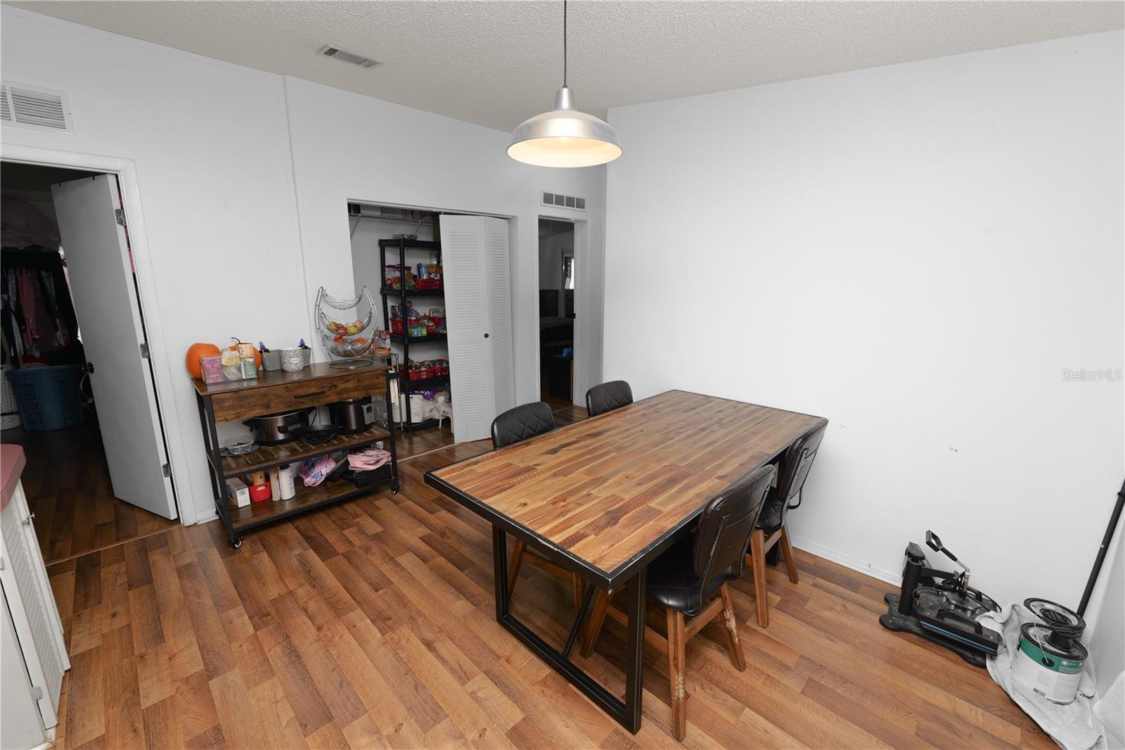 Image 13 of 30 For 431 Oak Ridge Road W