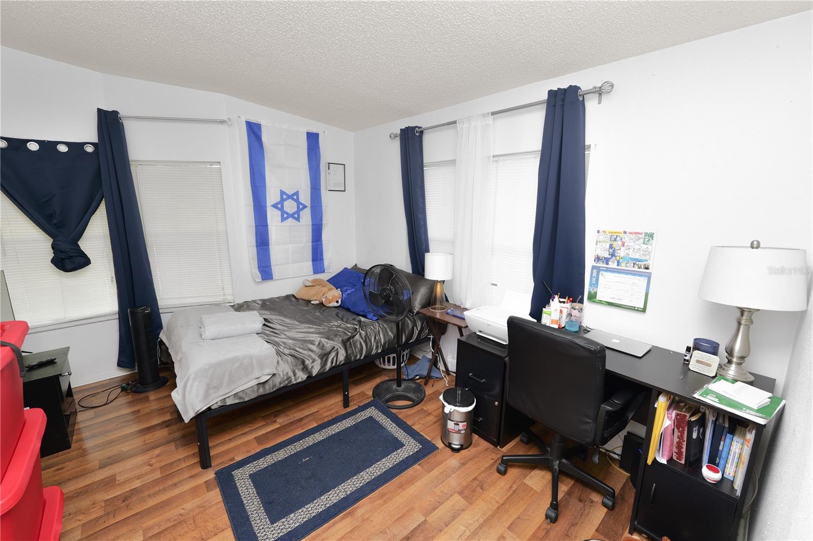 Image 15 of 30 For 431 Oak Ridge Road W