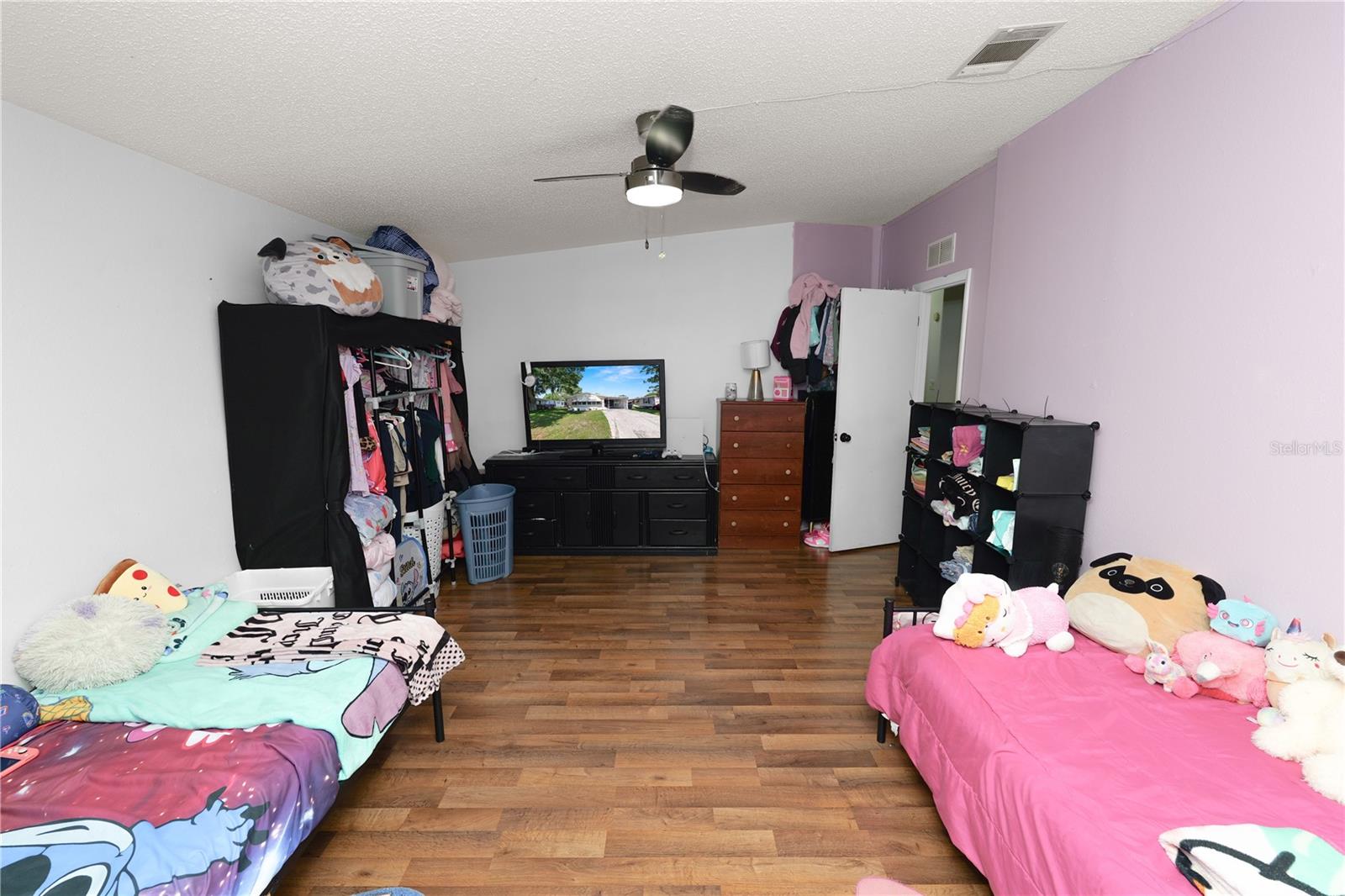 Image 16 of 30 For 431 Oak Ridge Road W