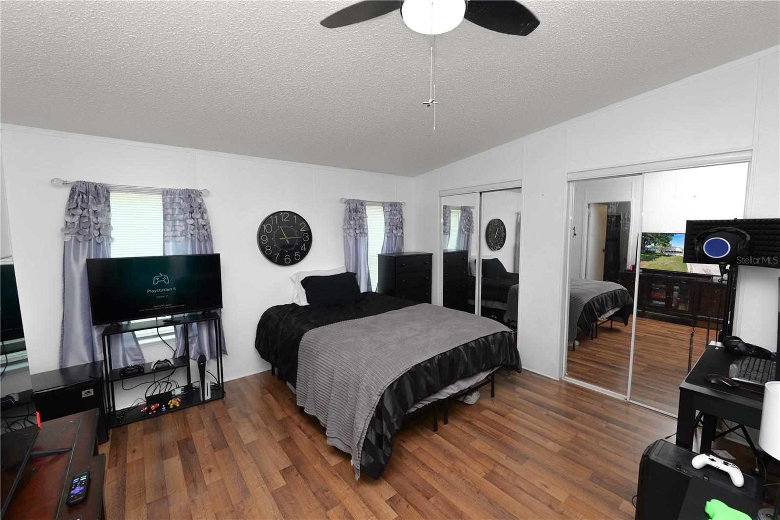 Image 19 of 30 For 431 Oak Ridge Road W