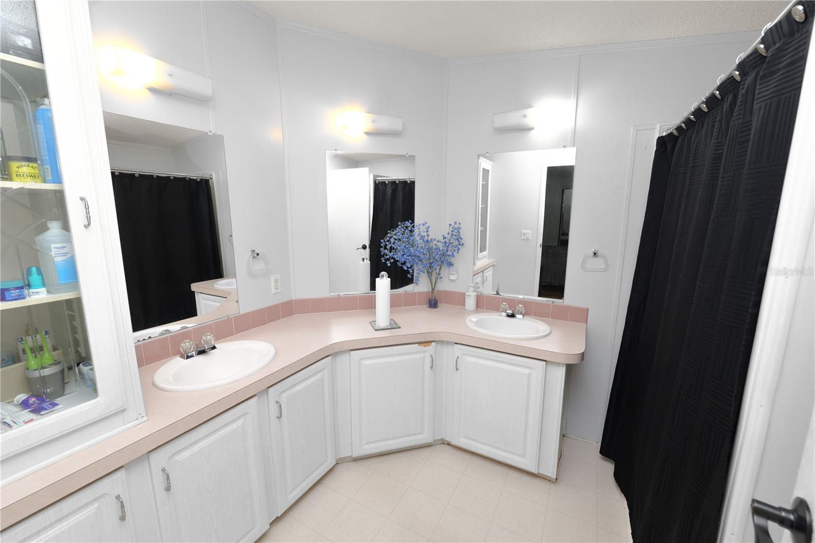 Image 21 of 30 For 431 Oak Ridge Road W