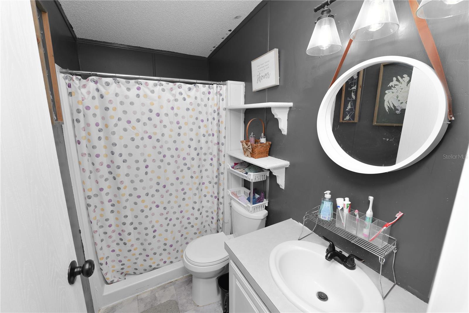 Image 22 of 30 For 431 Oak Ridge Road W