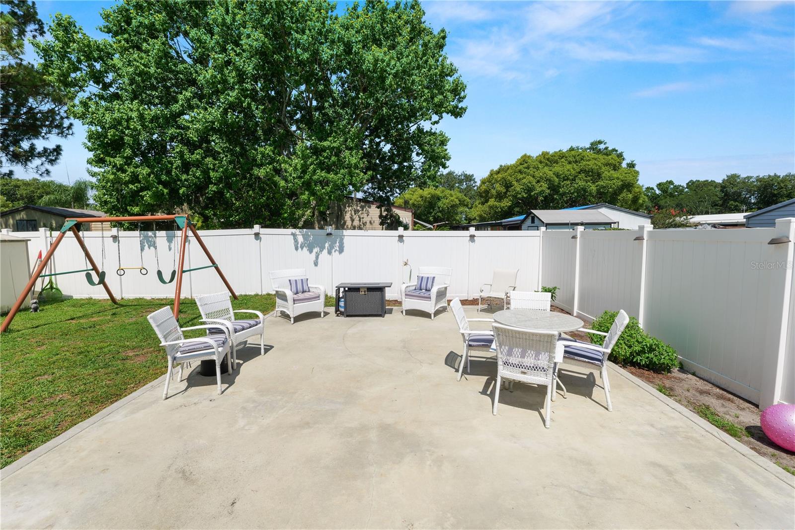 Image 26 of 30 For 431 Oak Ridge Road W