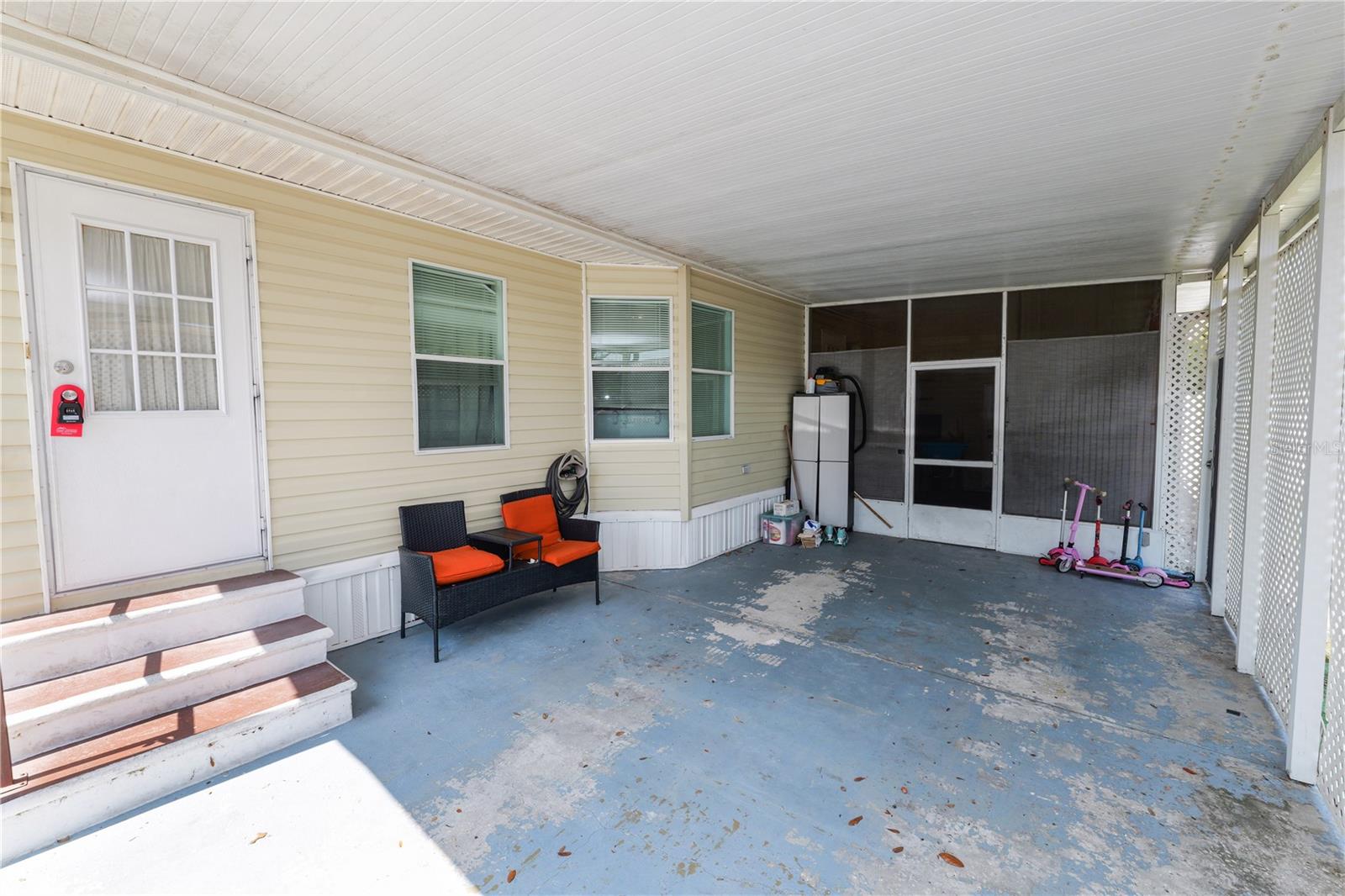 Image 4 of 30 For 431 Oak Ridge Road W