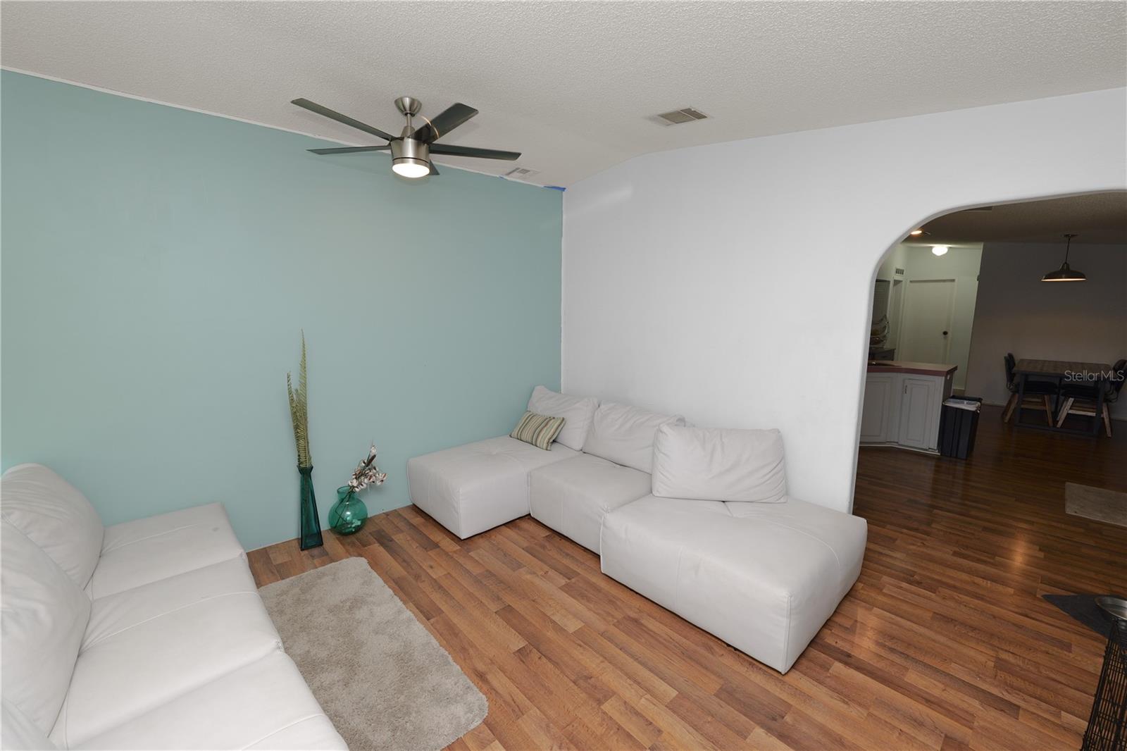 Image 7 of 30 For 431 Oak Ridge Road W