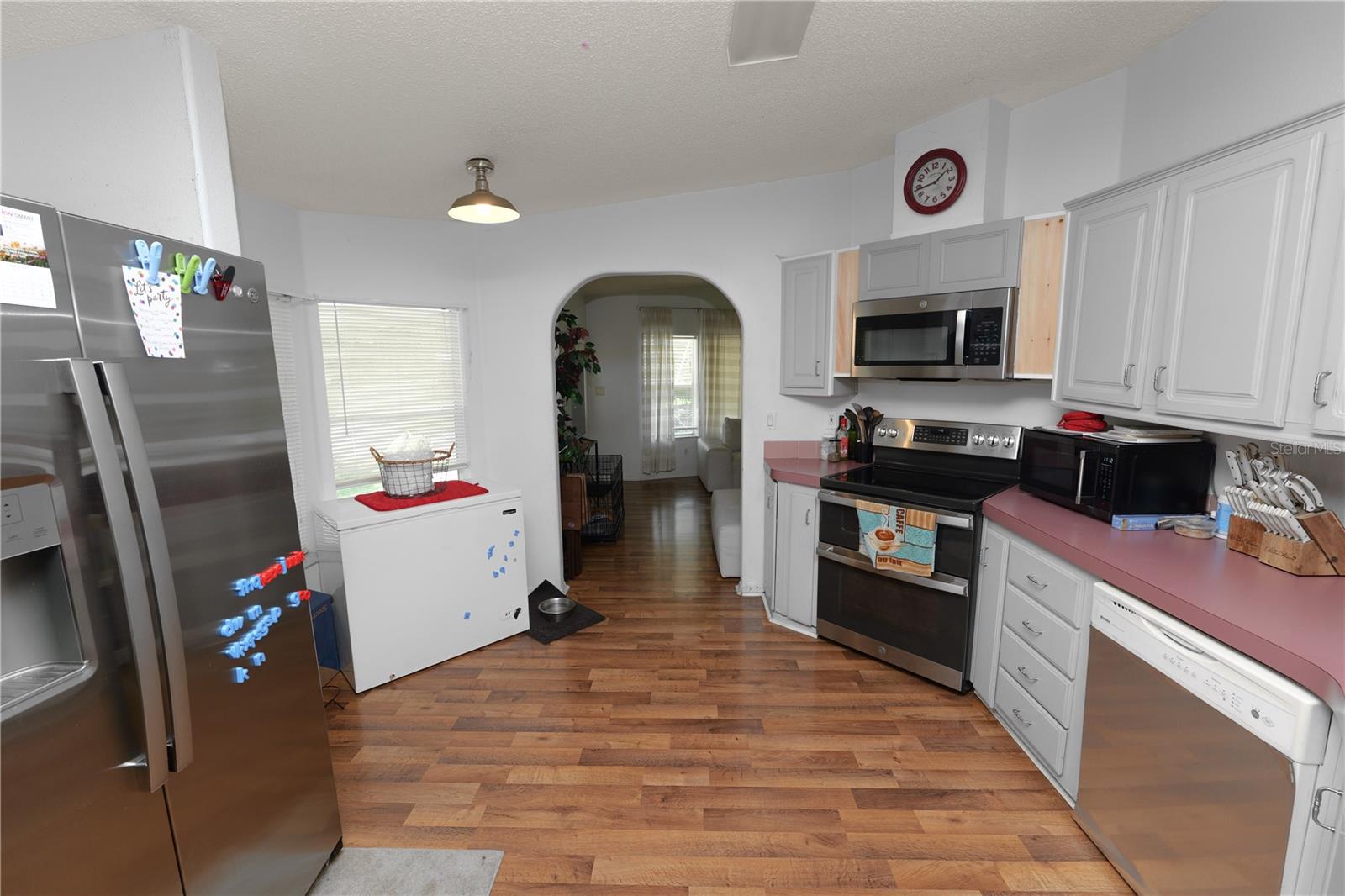 Image 8 of 30 For 431 Oak Ridge Road W