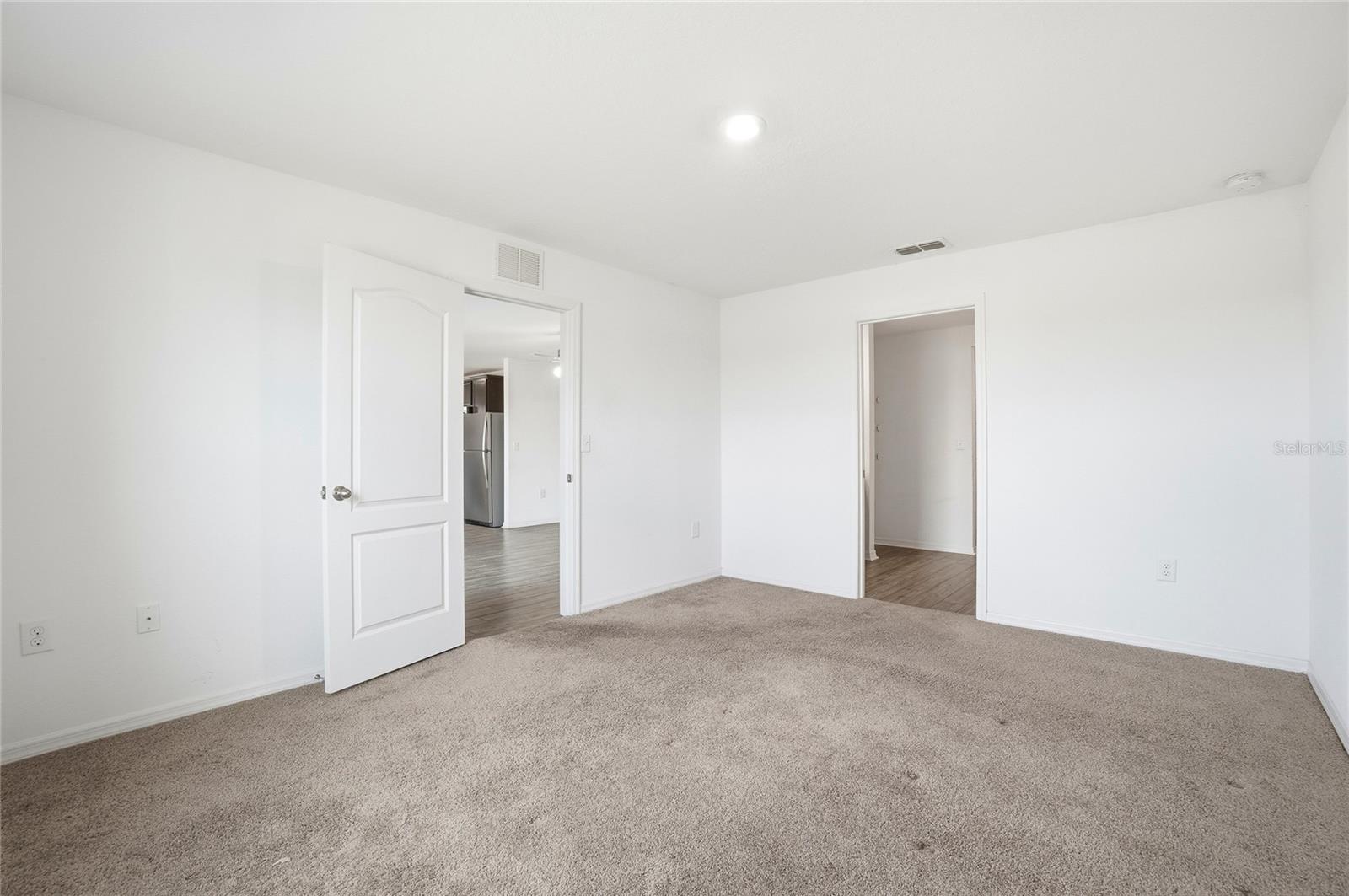 Image 15 of 38 For 2001 Amber Sweet Circle