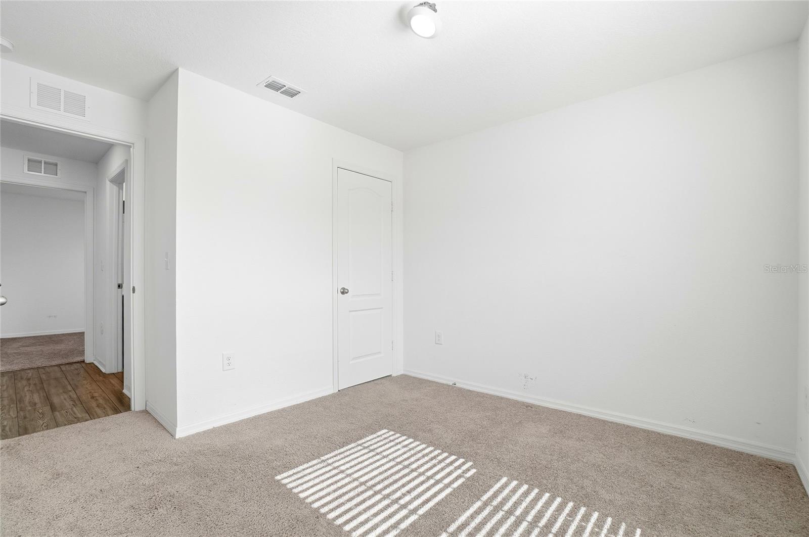 Image 20 of 38 For 2001 Amber Sweet Circle