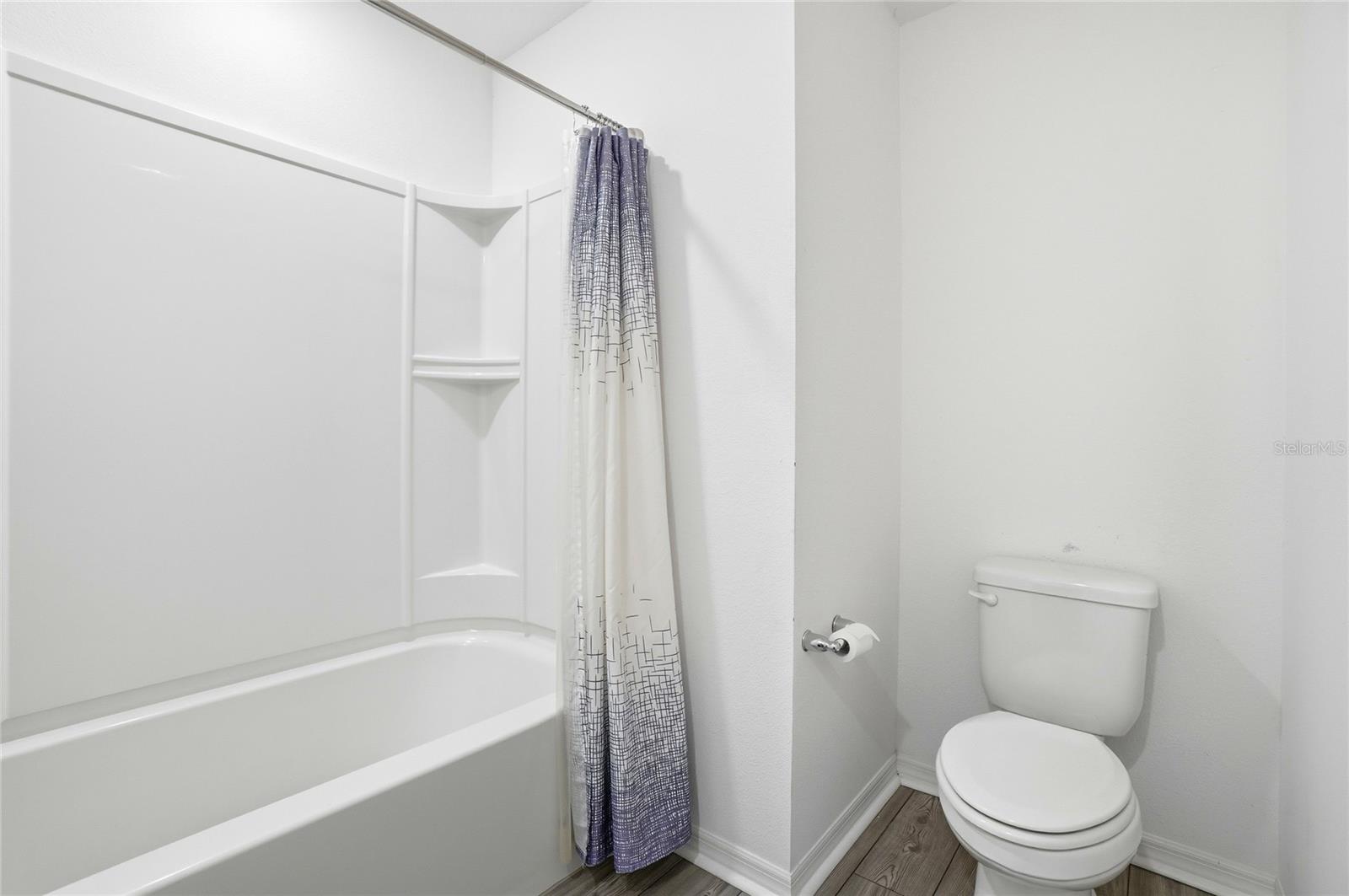 Image 23 of 38 For 2001 Amber Sweet Circle