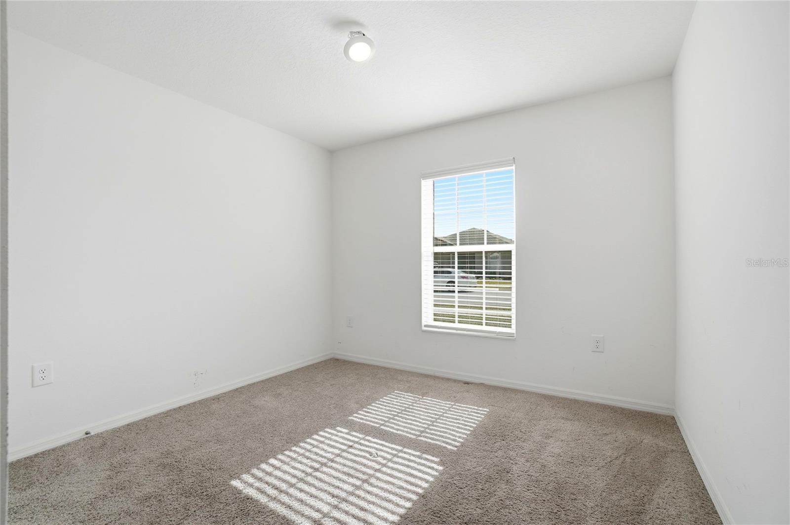 Image 27 of 38 For 2001 Amber Sweet Circle