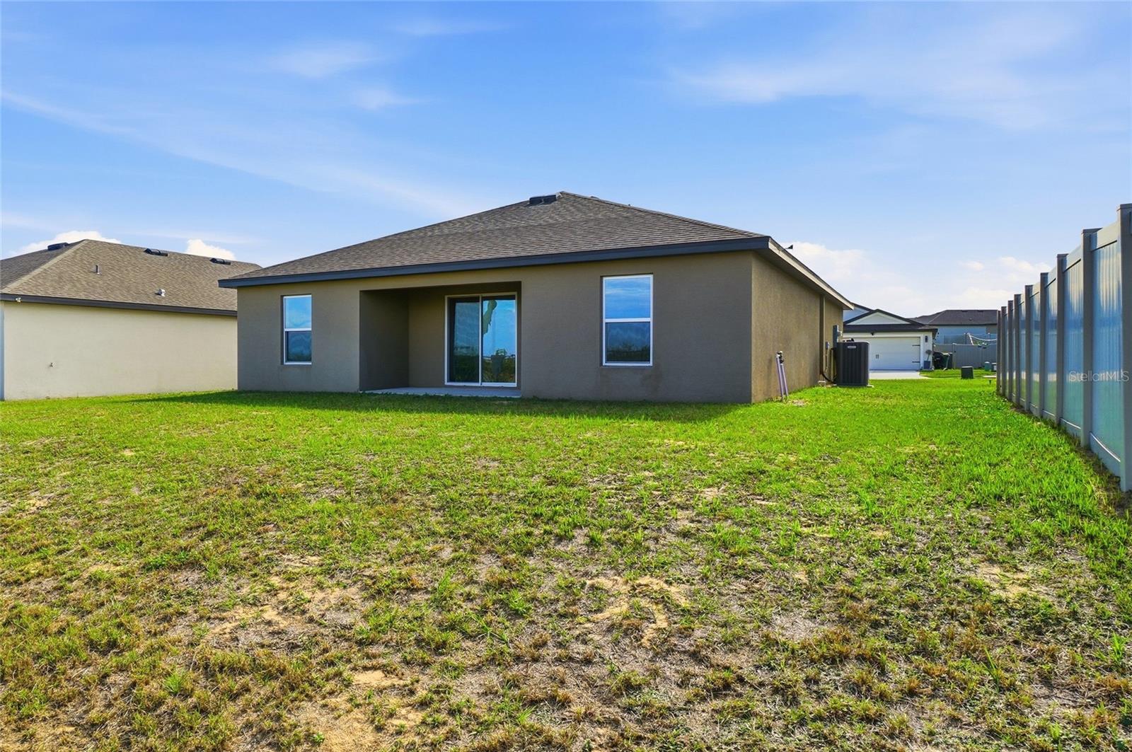 Image 32 of 38 For 2001 Amber Sweet Circle