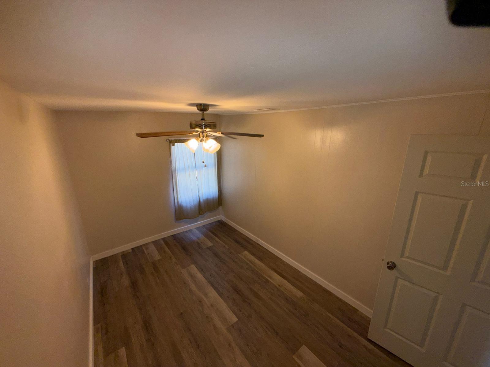 Image 11 of 25 For 208 Center St Street