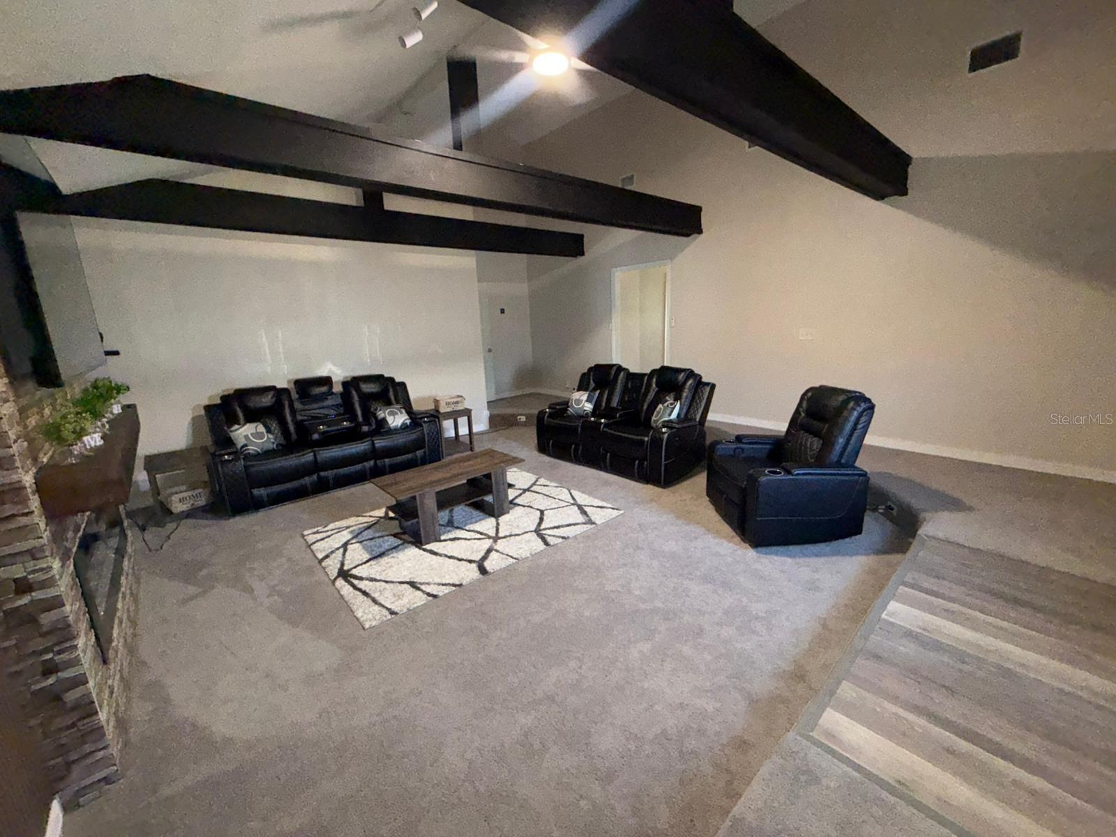 Image 20 of 25 For 208 Center St Street