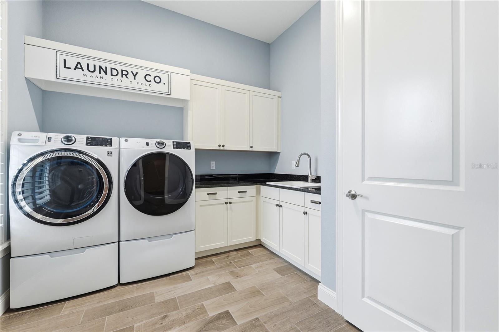 Image 44 of 77 For 4462 Emerald Palms Lane