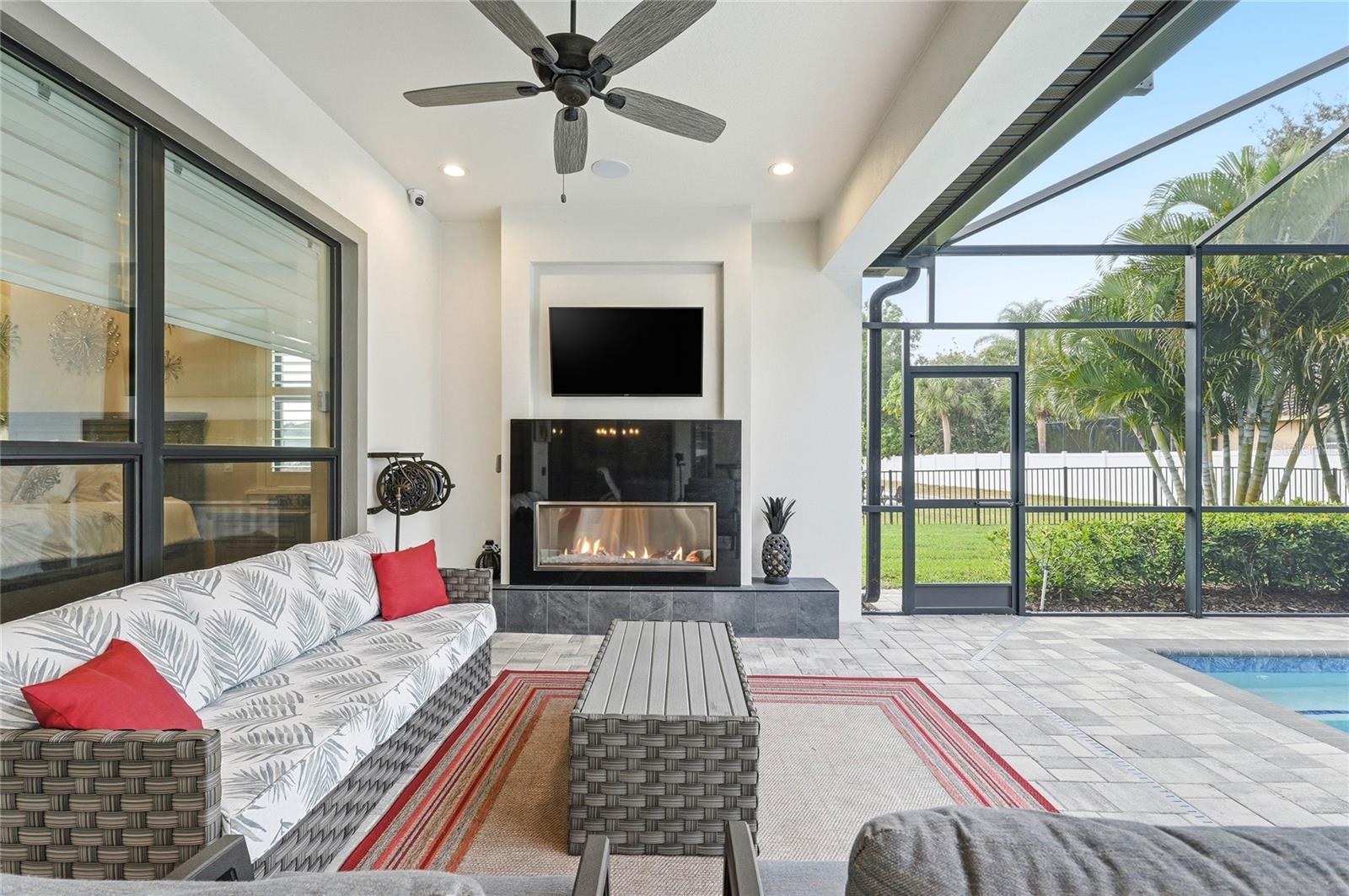 Image 50 of 77 For 4462 Emerald Palms Lane