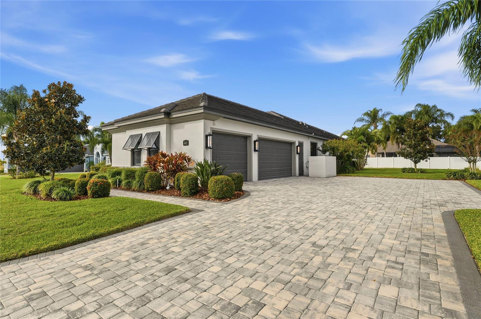 Image 56 of 77 For 4462 Emerald Palms Lane