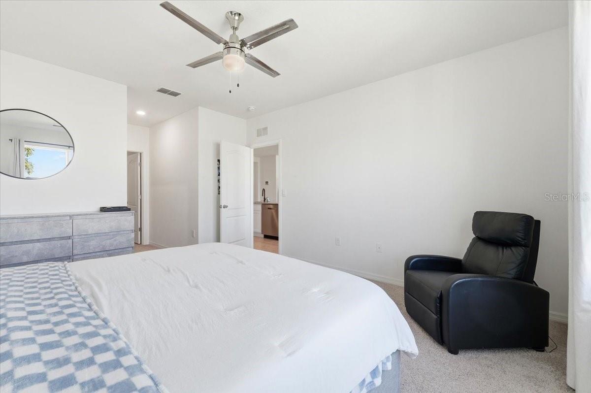 Image 14 of 51 For 629 Griffon Avenue