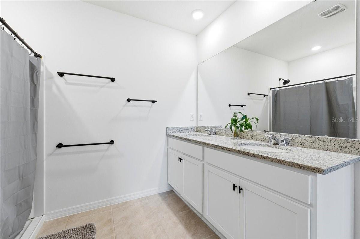 Image 16 of 51 For 629 Griffon Avenue