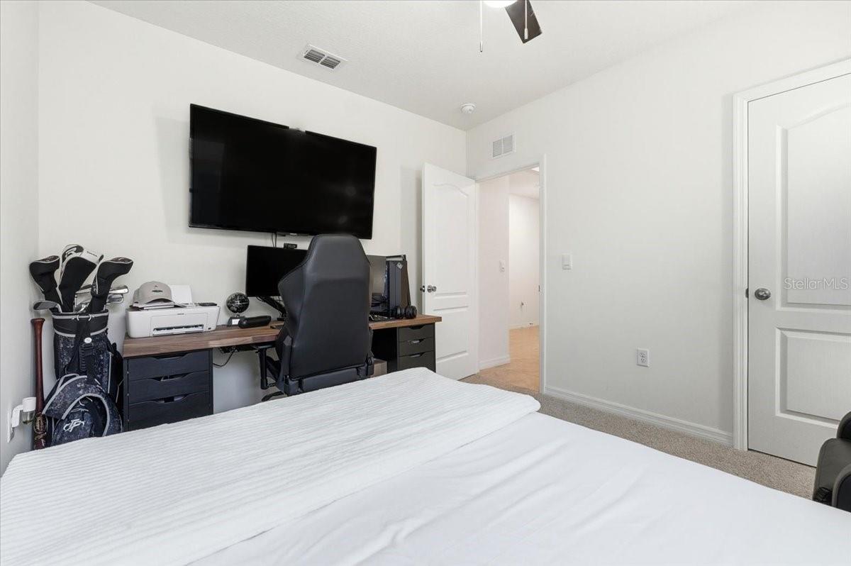 Image 23 of 51 For 629 Griffon Avenue