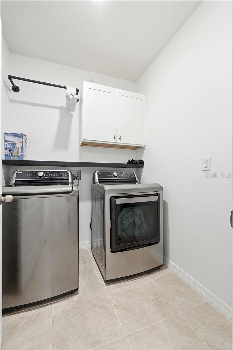 Image 25 of 51 For 629 Griffon Avenue