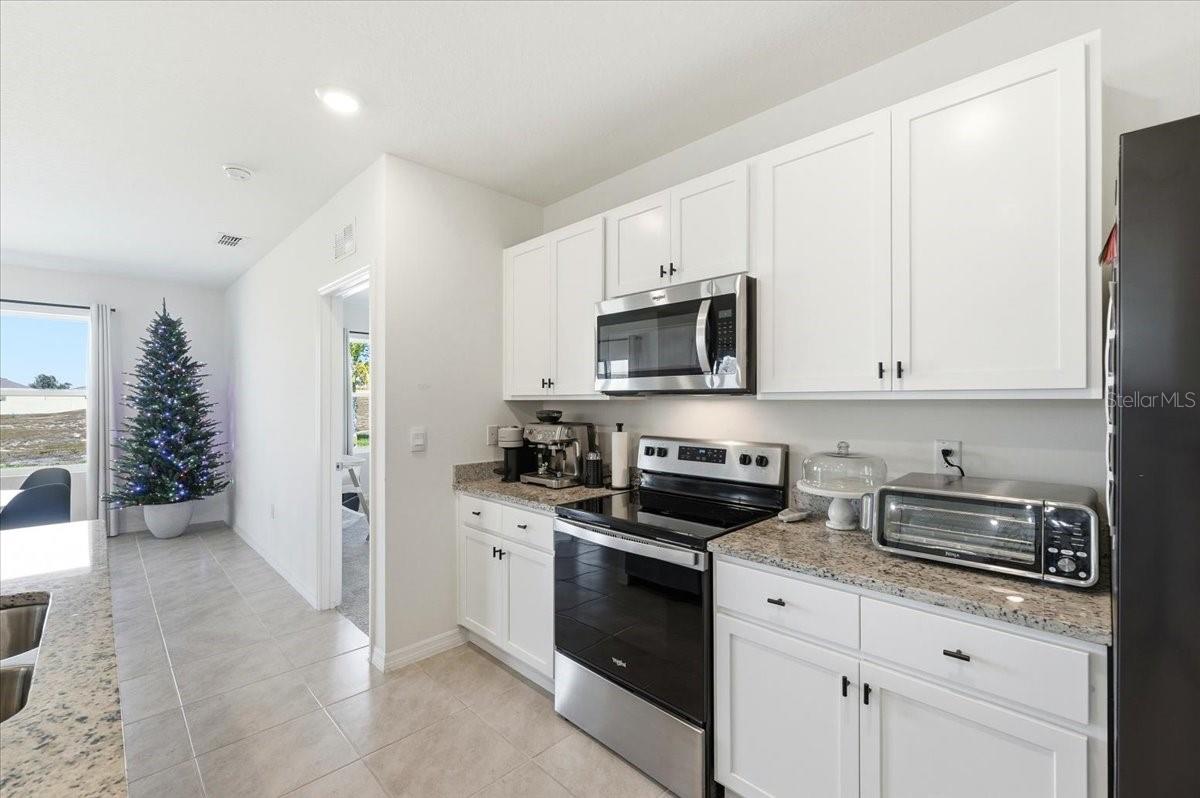 Image 4 of 51 For 629 Griffon Avenue