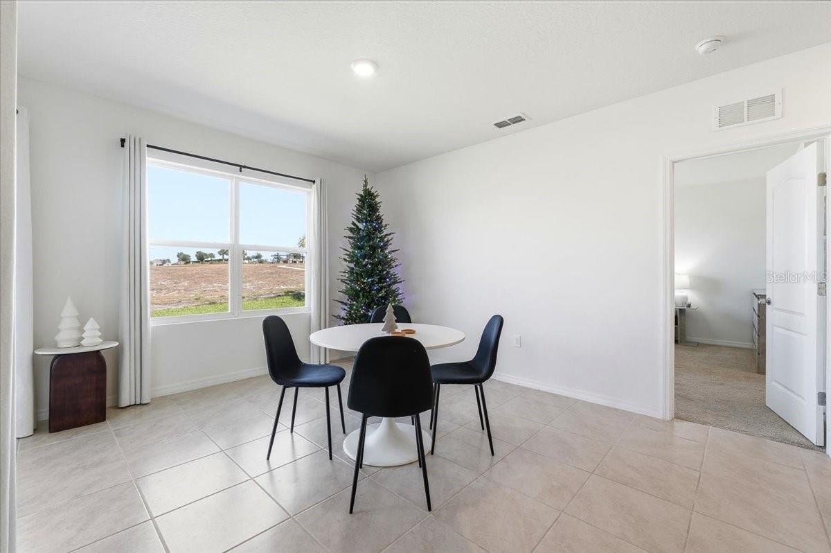 Image 7 of 51 For 629 Griffon Avenue