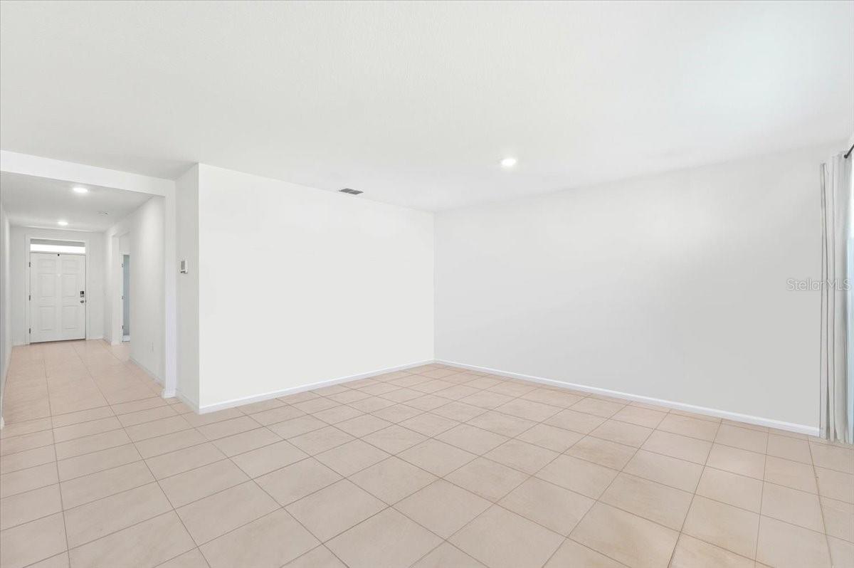 Image 8 of 51 For 629 Griffon Avenue