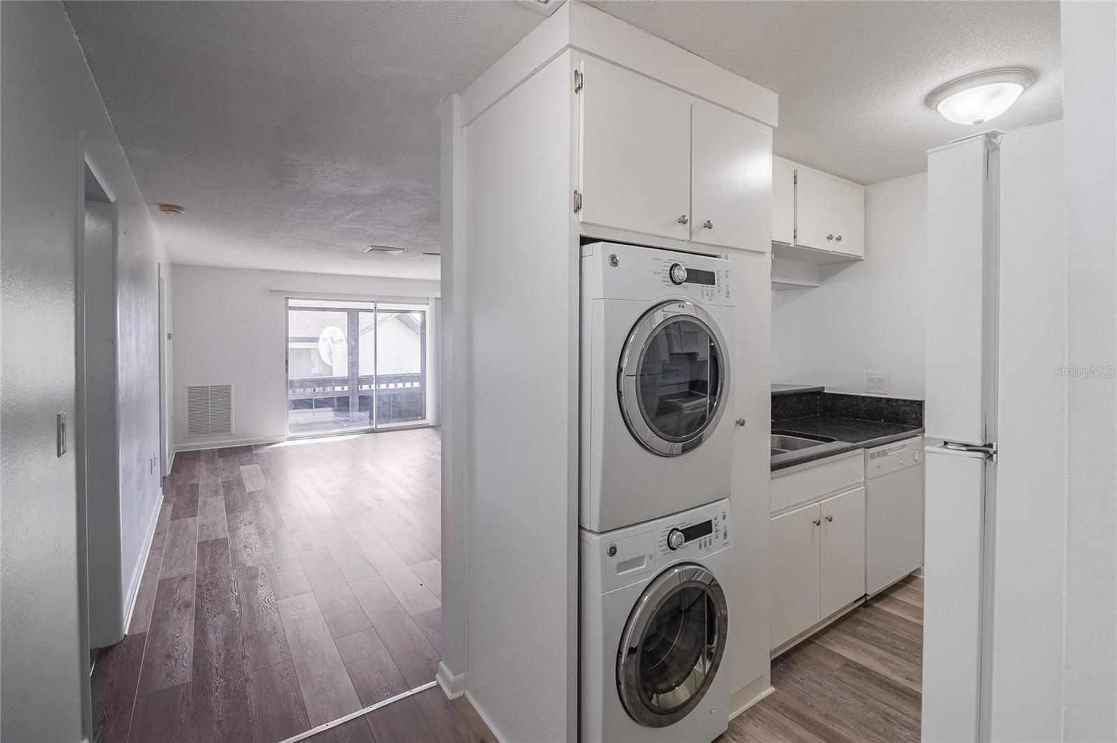 Image 11 of 26 For 900 Avenue Z Se A203