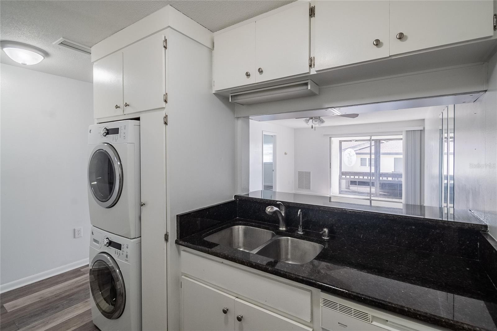 Image 13 of 26 For 900 Avenue Z Se A203