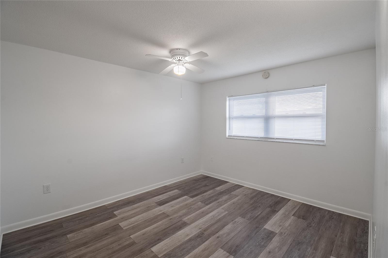 Image 17 of 26 For 900 Avenue Z Se A203