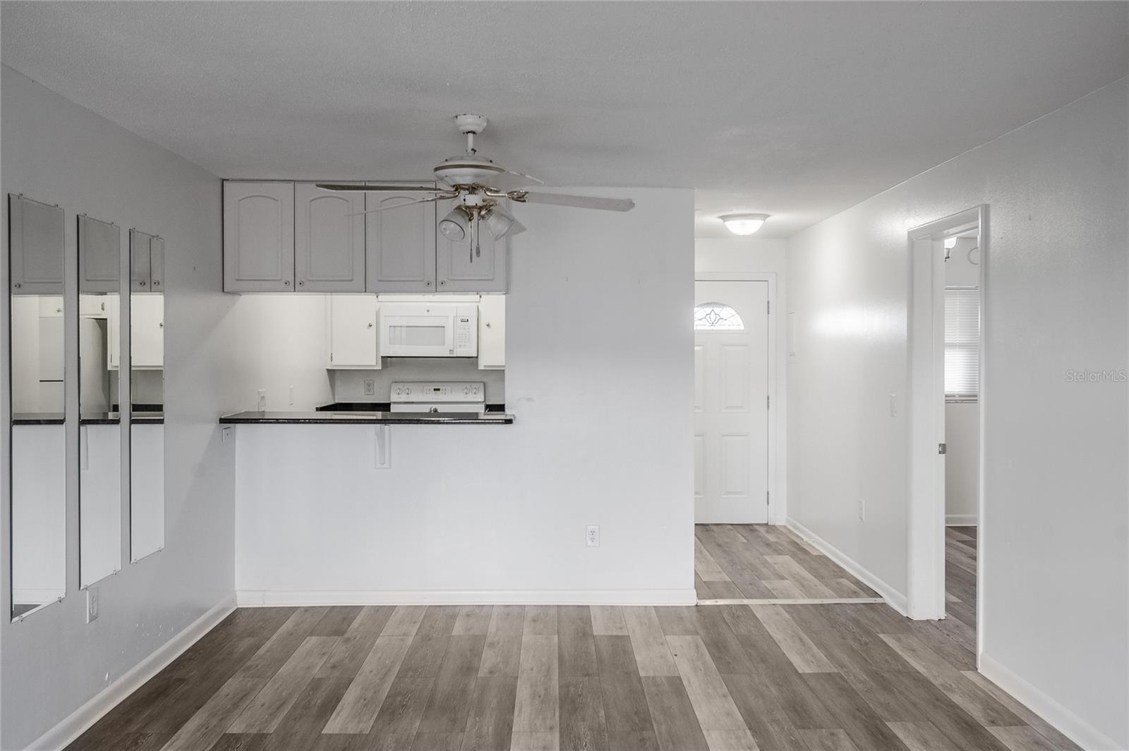 Image 8 of 26 For 900 Avenue Z Se A203