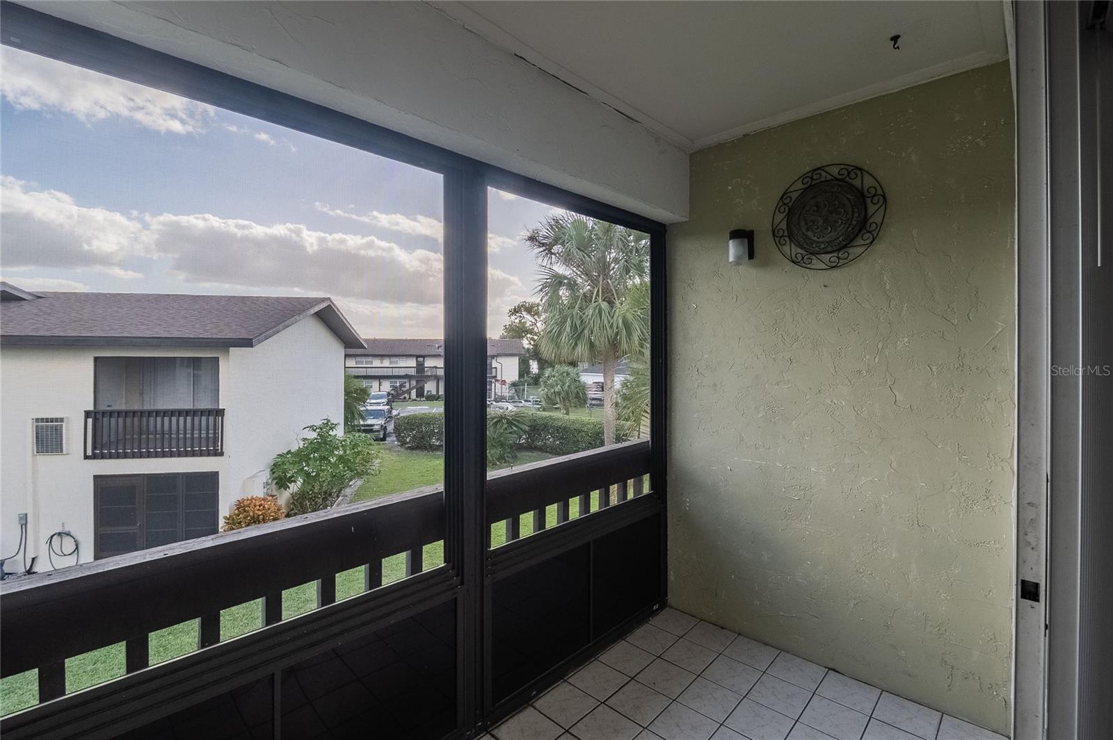 Image 9 of 26 For 900 Avenue Z Se A203