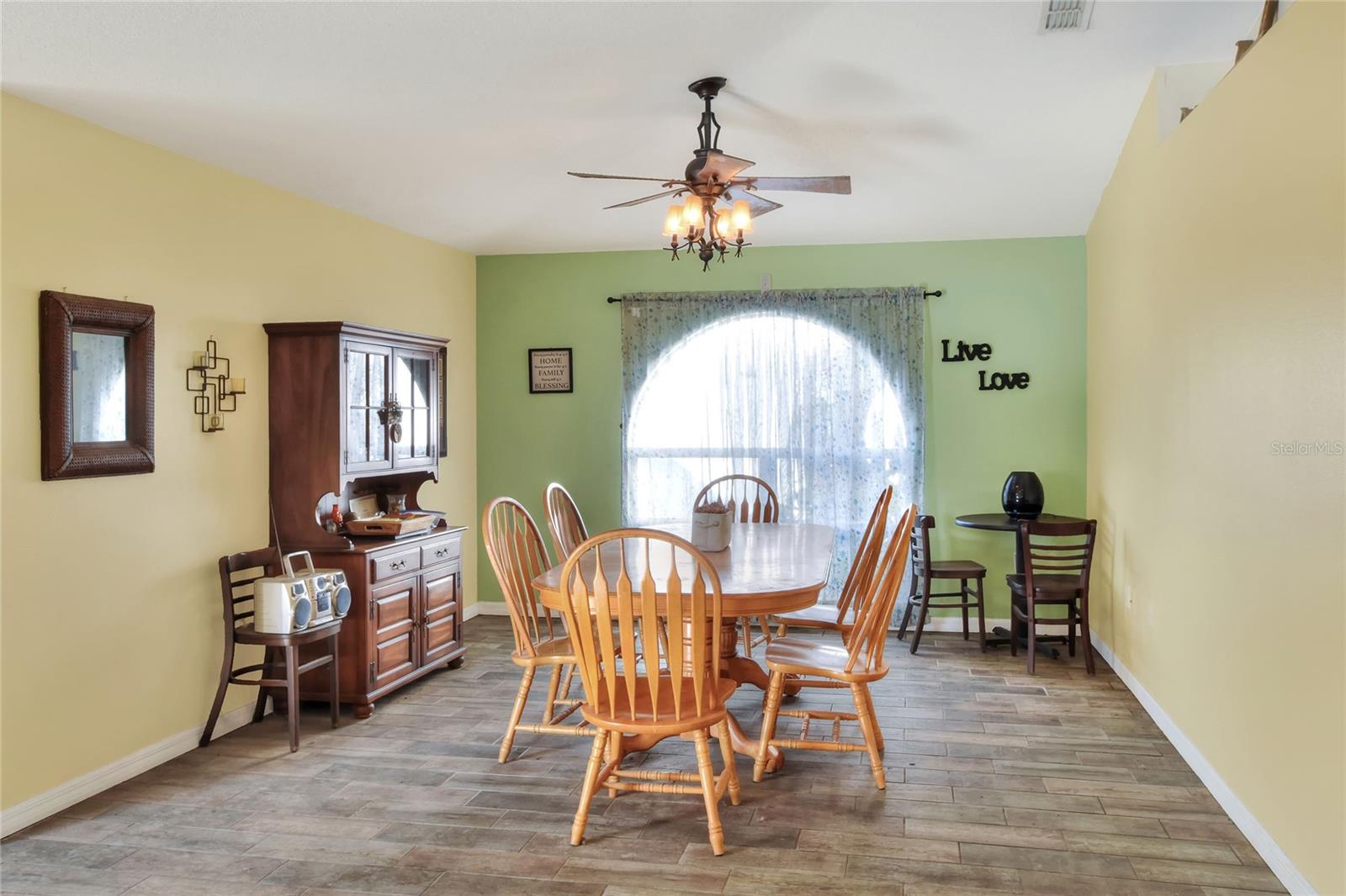 Image 11 of 38 For 8004 Settlers Creek Lane