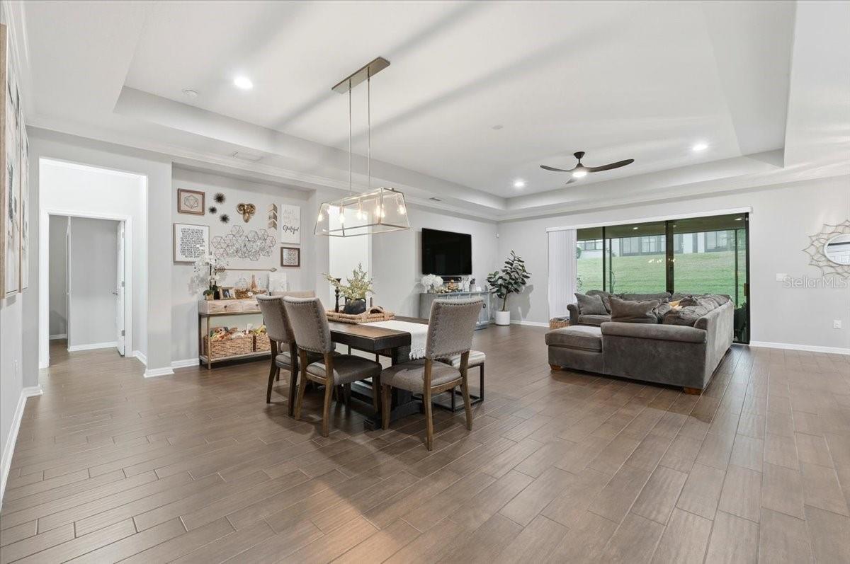 Image 11 of 70 For 1740 Via Lago Drive