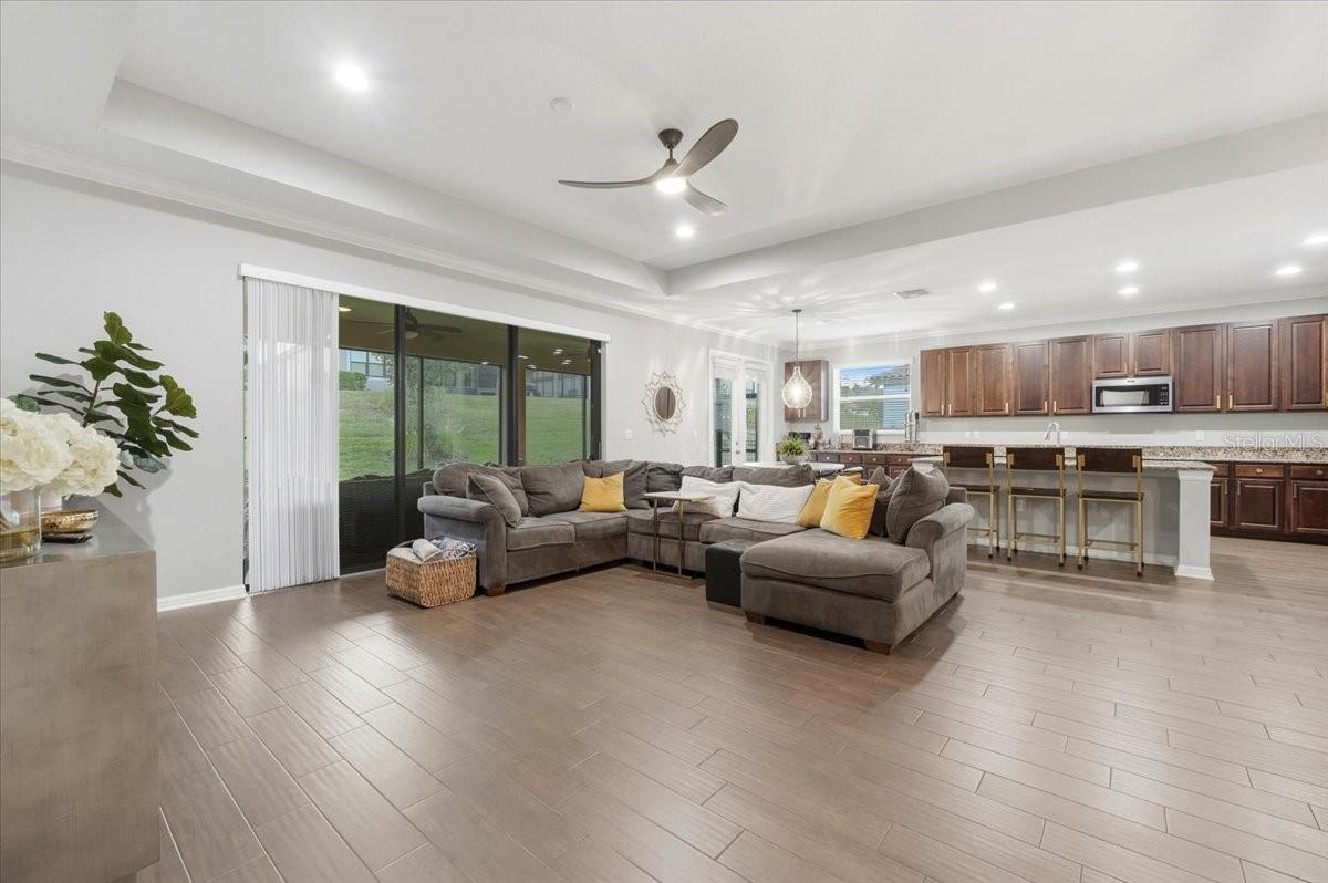 Image 14 of 70 For 1740 Via Lago Drive