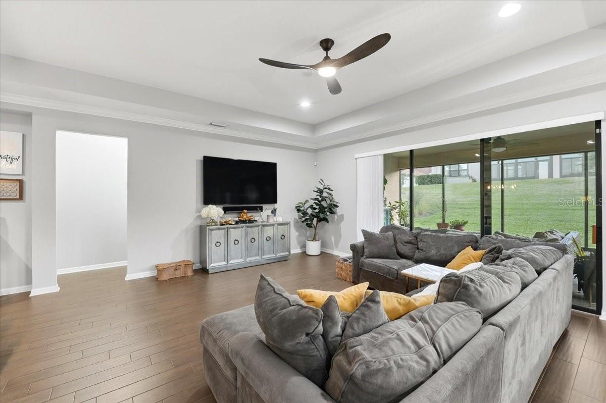 Image 8 of 70 For 1740 Via Lago Drive