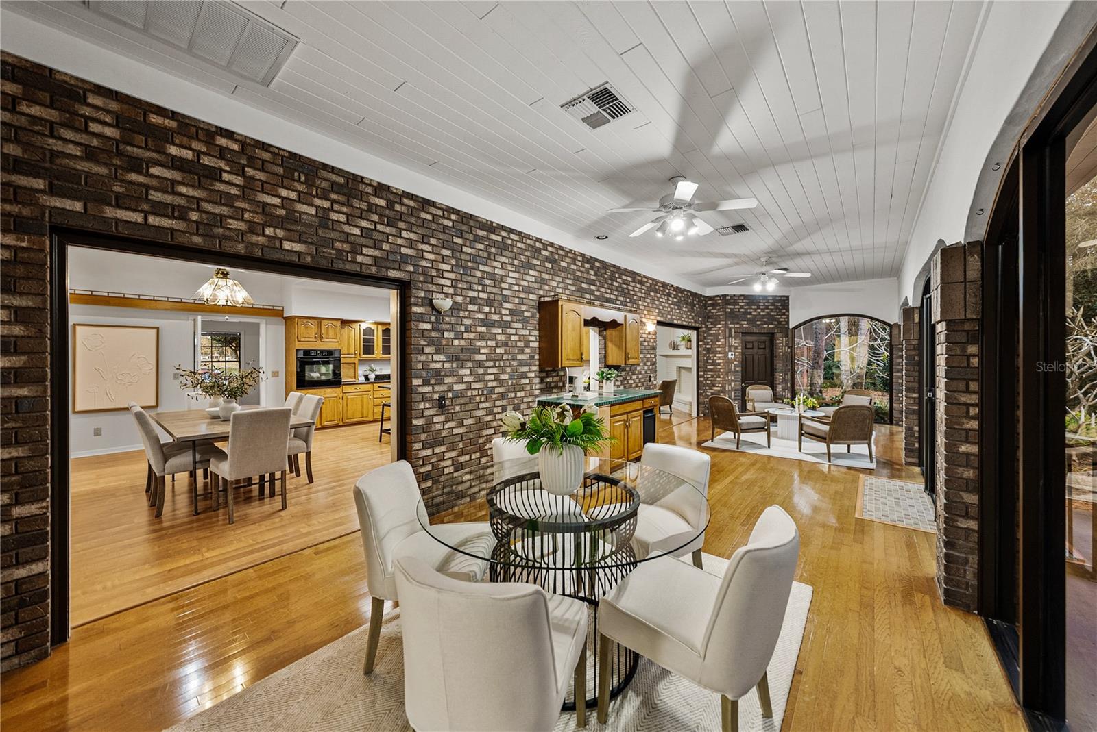 Image 14 of 68 For 16 Coventry Drive