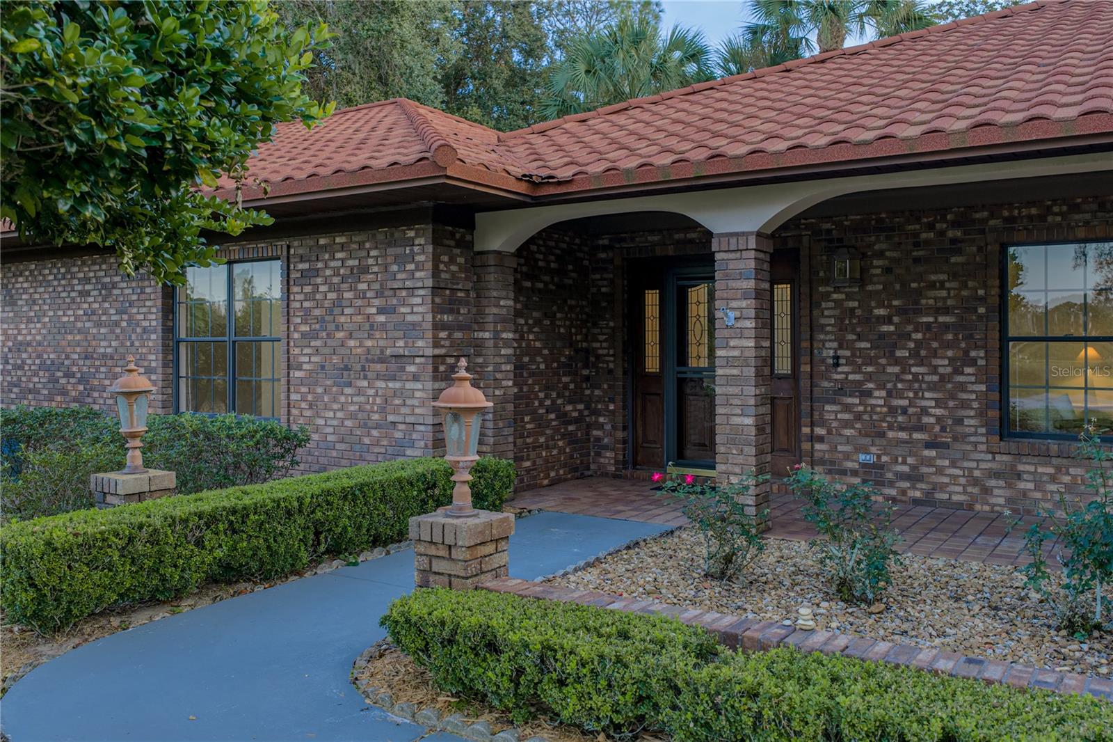 Image 2 of 68 For 16 Coventry Drive